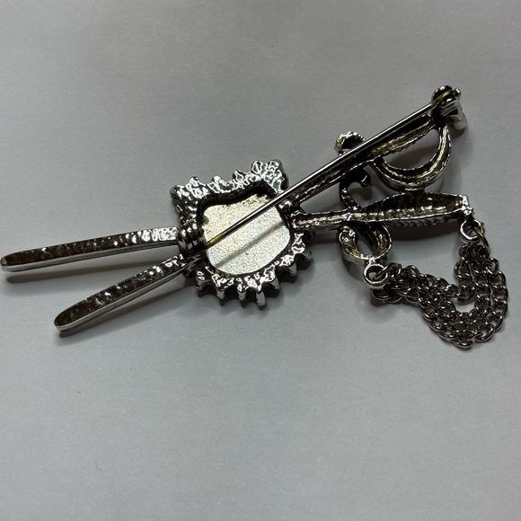 Mid-century Renaissance broach - Picture 2 of 6